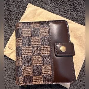 Louis Vuitton Bifold Wallet - Damier Ebene